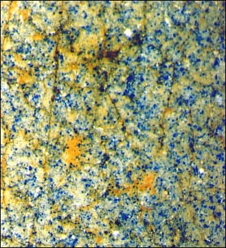 Синий ультрамарин - вода в клейме «Всемирный потоп» иконы «Архангел Михаил с деяниями ангелов» (90-е гг. XIV в.) из Архангельского собора Московского Кремля. Натуральный ультрамарин из минерала лазурит. Фотосъемка через бинокулярный микроскоп, увеличено в 40 раз